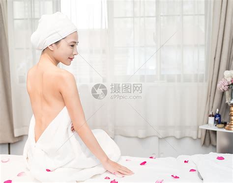 西院二病区举办美妆护肤沙龙活动-陕西省人民医院