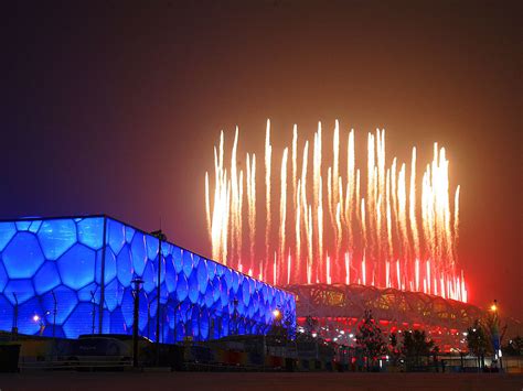 周末影视指南 | 张艺谋用21亿为中国赚了1800亿！北京奥运开幕式诞生过程全纪录！ - 360娱乐，你开心就好
