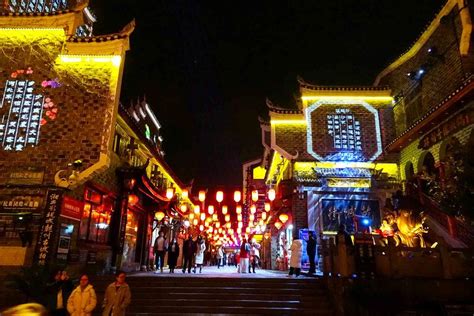 2024乾州古城游玩攻略,古城的夜景很美，沱江也很漂...【去哪儿攻略】
