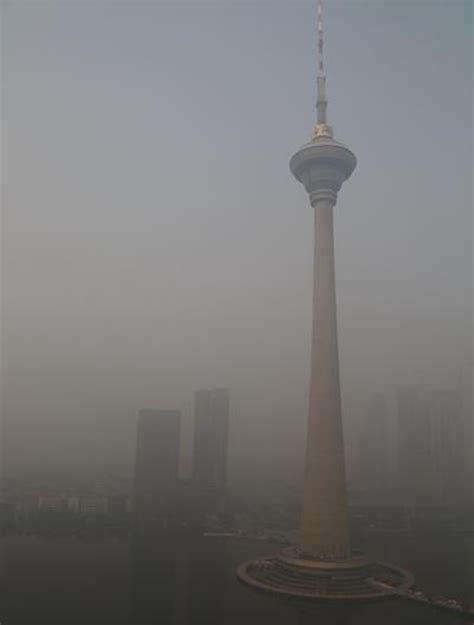 今天你戴口罩了吗？京津冀遭遇大范围重度雾霾|界面新闻 · 图片
