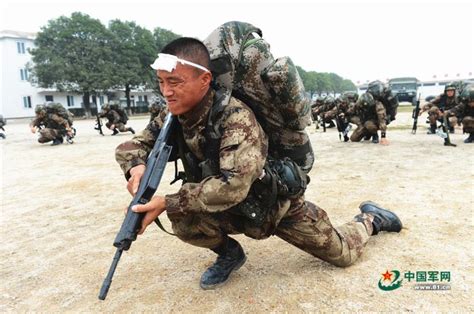 红土高原上，这群兵哥哥战酷暑、斗高温，训练更火热 - 中国军网