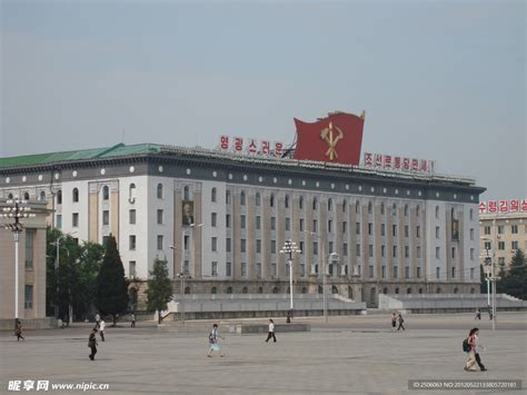 金正恩视察体育场改建工程 称其代表朝鲜国力[组图]_图片中国_中国网