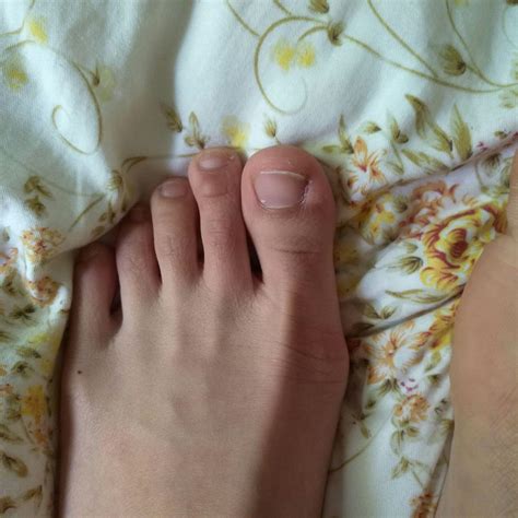 拇指人风女图片
