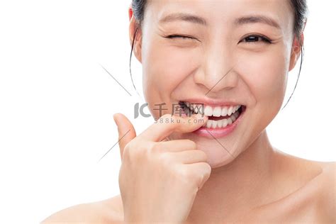 温柔咬手女生头像