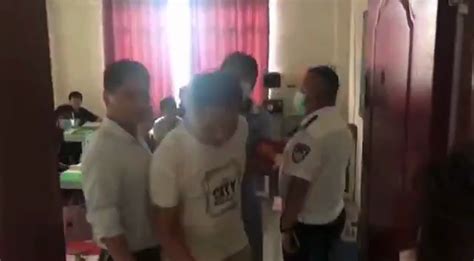 安徽通报“老师补课被踹门掐脖”后续：两名社区工作人员被处理