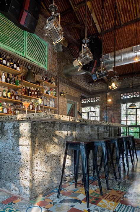 Soro Village Pub | 惬意工业风的小酒馆设计