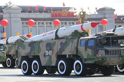解放军东风-25中程导弹曝光 携3枚核弹头(图) - 青岛新闻网