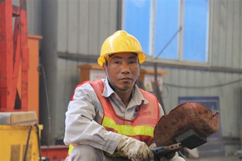中国电力建设集团 重点报道 从学徒到名匠——记中老铁路项目“优秀外籍员工”康鹏达扬