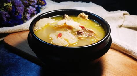 【人参老母鸡汤的做法步骤图，怎么做好吃】yunerM_下厨房