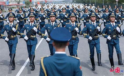 阅兵训练名场面丨如群山列队，似万马奔腾，武警部队方队精彩亮相 - 中国军网
