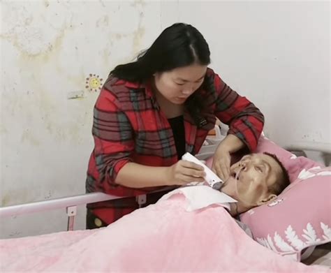 悲痛！网红黄焕明离世，享年44岁，妻子患癌症照顾他，儿子才5岁|癌症|黄焕明|妻子_新浪新闻