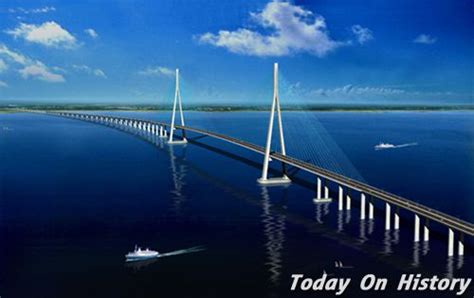 苏通大桥：世界第一座跨径超千米斜拉桥_建设_桥梁_公路