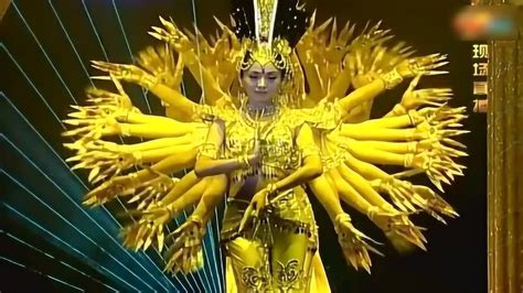 邰丽华国宝级舞蹈《千手观音》观赏价值极高，给人以视觉上的震撼_腾讯视频