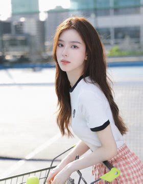 绝美温柔长相女生头像