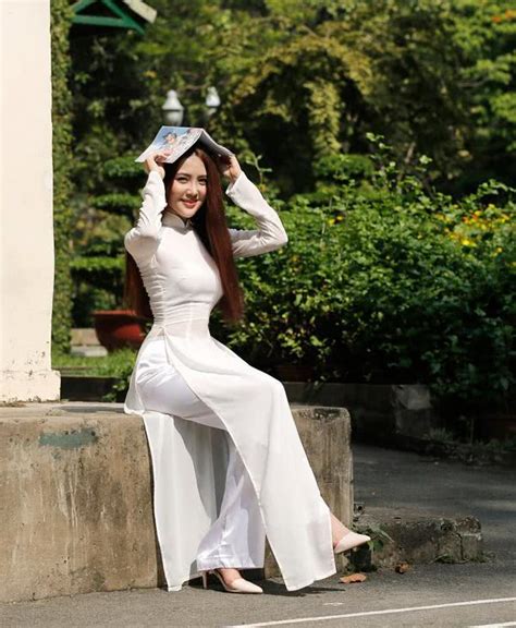越南美女演绎国服奥黛的万千风情_旅游频道_凤凰网