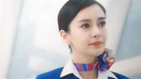 中国机长张天爱空姐制服照，喜欢吗？