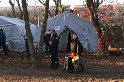 逃离乌克兰的难民：40小时艰难出逃，像世界末日 - 中国慈善家