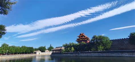 “磨砂云”+金色晚霞！今天北京天空的颜值有没有惊艳到你？