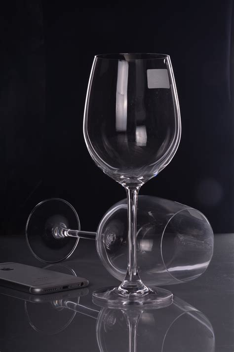 抠玻璃，抠透明红酒酒杯教程 - 抠透明物 - PS教程自学网