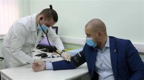俄罗斯新冠疫苗投产,首批优先供医护_凤凰网视频_凤凰网
