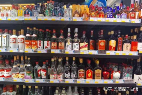 粮食酒多少钱一斤（超市货架上） - 首都新闻网