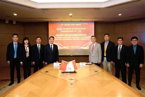 中建材与韩国kcc集团签署印尼1200吨浮法玻璃项目