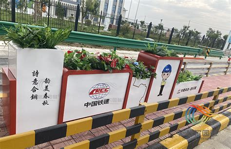 陕西渭南-高速路口五组合花箱 | 道路交口案例 | 案例中心 | 苏州彩格尔花箱厂家