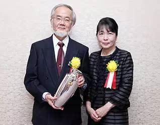 日本凭什么连续20年每年获得一个诺奖？看看大隅良典的传奇人生