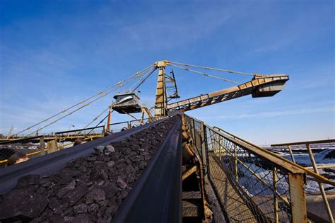 “坐在矿车里的国家”澳大利亚，是我国第一大铁矿石进口来源国_世界