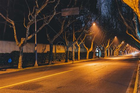 夜晚安静的小巷高清图片下载-正版图片600160288-摄图网