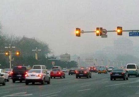 为什么过马路时等红灯时间总比绿灯长？