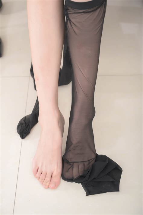 职业女性都爱穿丝袜，搭配紧身裙气质更迷人|丝袜|高跟鞋|女性_新浪网