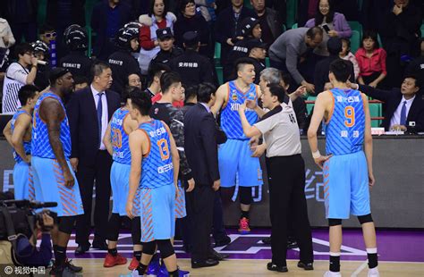 新疆队获2016—17赛季CBA总冠军