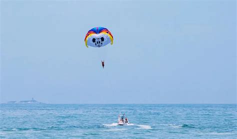 海上滑翔机高清图片下载-正版图片501986480-摄图网