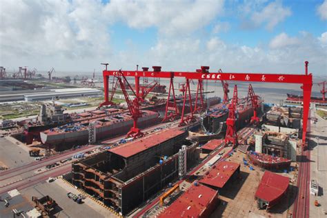 江南造船厂首制120TEU船河海直达集装船定位分段四方见证 - 在建新船 - 国际船舶网