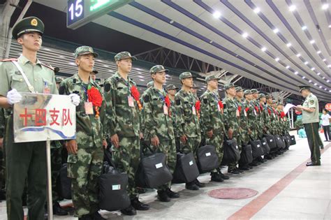 今天，正式成为一名武警战士 - 中国军网