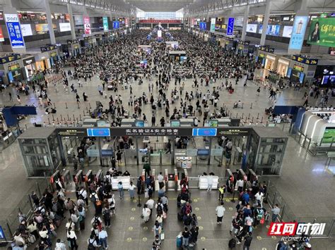 上海虹桥火车站遇“离沪大潮”？全天出发旅客6000余人，到达近1000人__财经头条