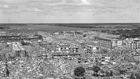永不掩埋的记忆：唐山大地震40周年|界面新闻 · 图片