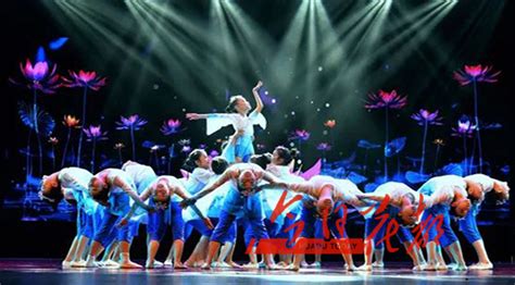 临沂大剧院-圣彼得堡国立儿童芭蕾舞团与艺术中心青少年芭蕾舞团学员交流见面会活动