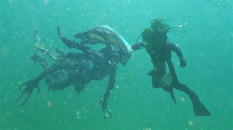 蛟龙号泄密事件，海底7000米发现神秘生物/吓疯潜水员_小狼观天下