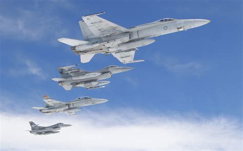 第八名：F-16EF沙漠隼战机_新浪图集_新浪网