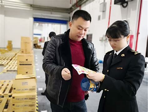 浙江金华：跨境电商迎来“双11”订单高峰-人民图片网