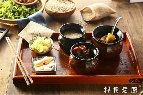 揭秘 - 江西传统特色美食瓦罐汤是怎样做出来的？_食材_原料_方法