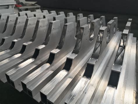 铝型材加工中心研发厂家，10年专业做一件事-深圳市精雕数控设备有限公司