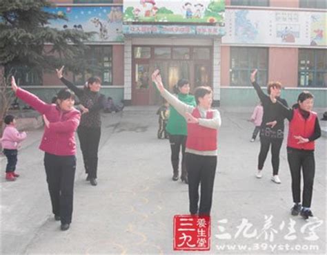广场舞“占领”杭州东站 车站划出“跳舞固定区域”--图说中国--人民网