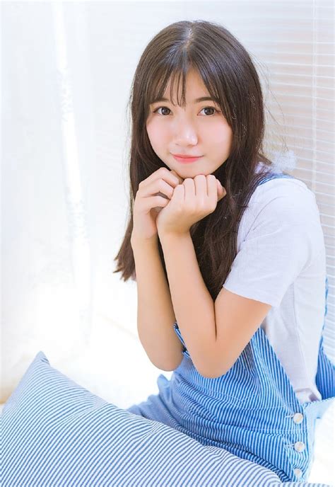 方圆脸甜美女生头像图片