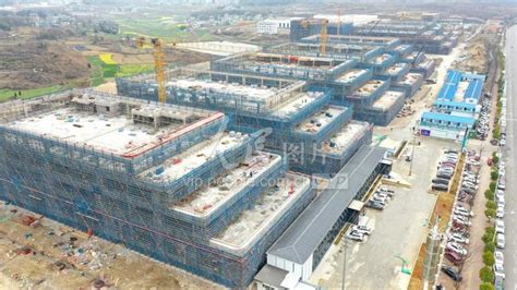 贵州安龙：东西部协作工业产业园项目建设提速-人民图片网