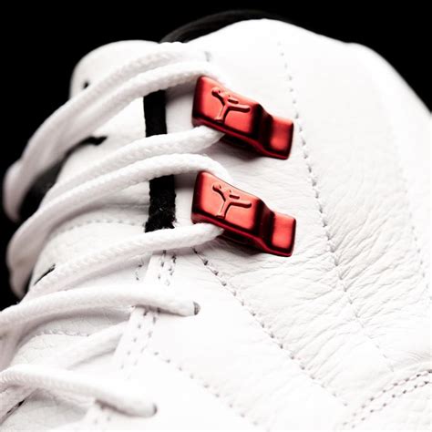 近期最帅 AJ！Air Jordan 12 “红扣” 最新实物曝光！ 球鞋资讯 FLIGHTCLUB中文站|SNEAKER球鞋资讯第一站