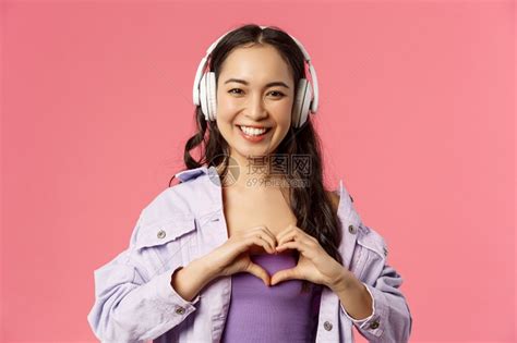 非主流比心女孩头像