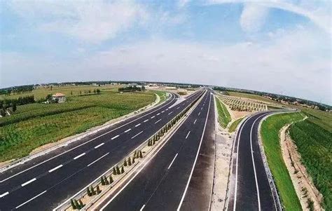 荆州将建成湖北最大高速服务区 预计明年底投入使用